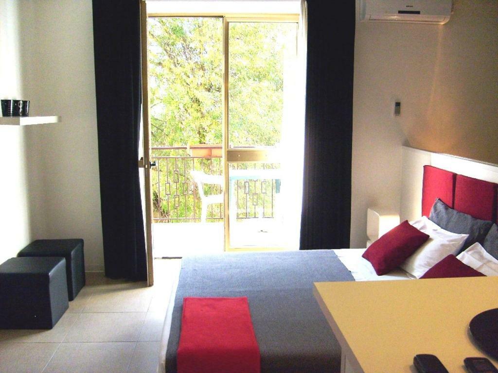 I Cugi Metropolis Apartment Bronte Exterior foto